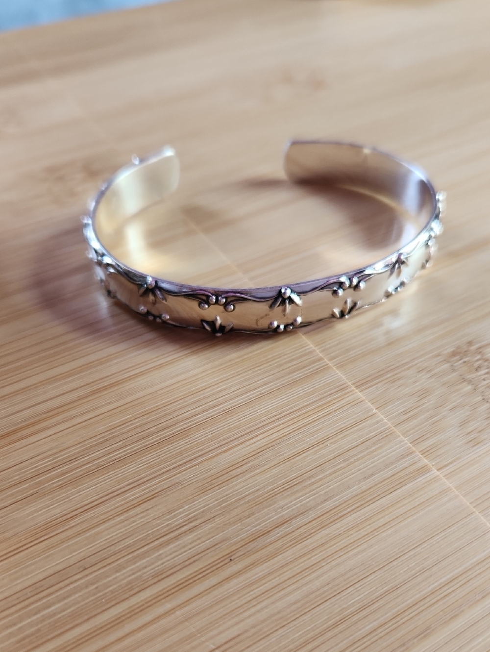 Vintage Avon Antiqued Silver Plated Floral Scroll Cuff Bracelet *B2